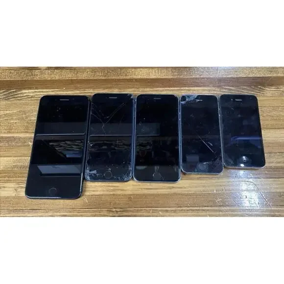 Lot of 5 iPhones for Parts / Repair – Broken / Not Working